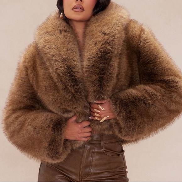 Fashion Nova Luxe Brown faux fur - Picture 3 of 5